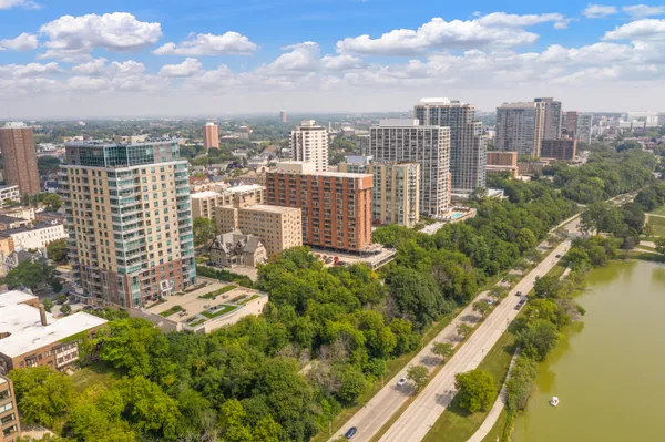 $14,000 | 1522 North Prospect Avenue, Unit 1804, Milwaukee, WI 53202
