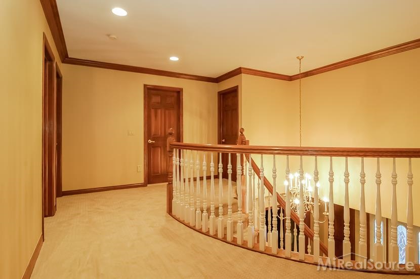 1069 Olympia Drive Rochester Hills, MI 48306 - Photo 13 of 27