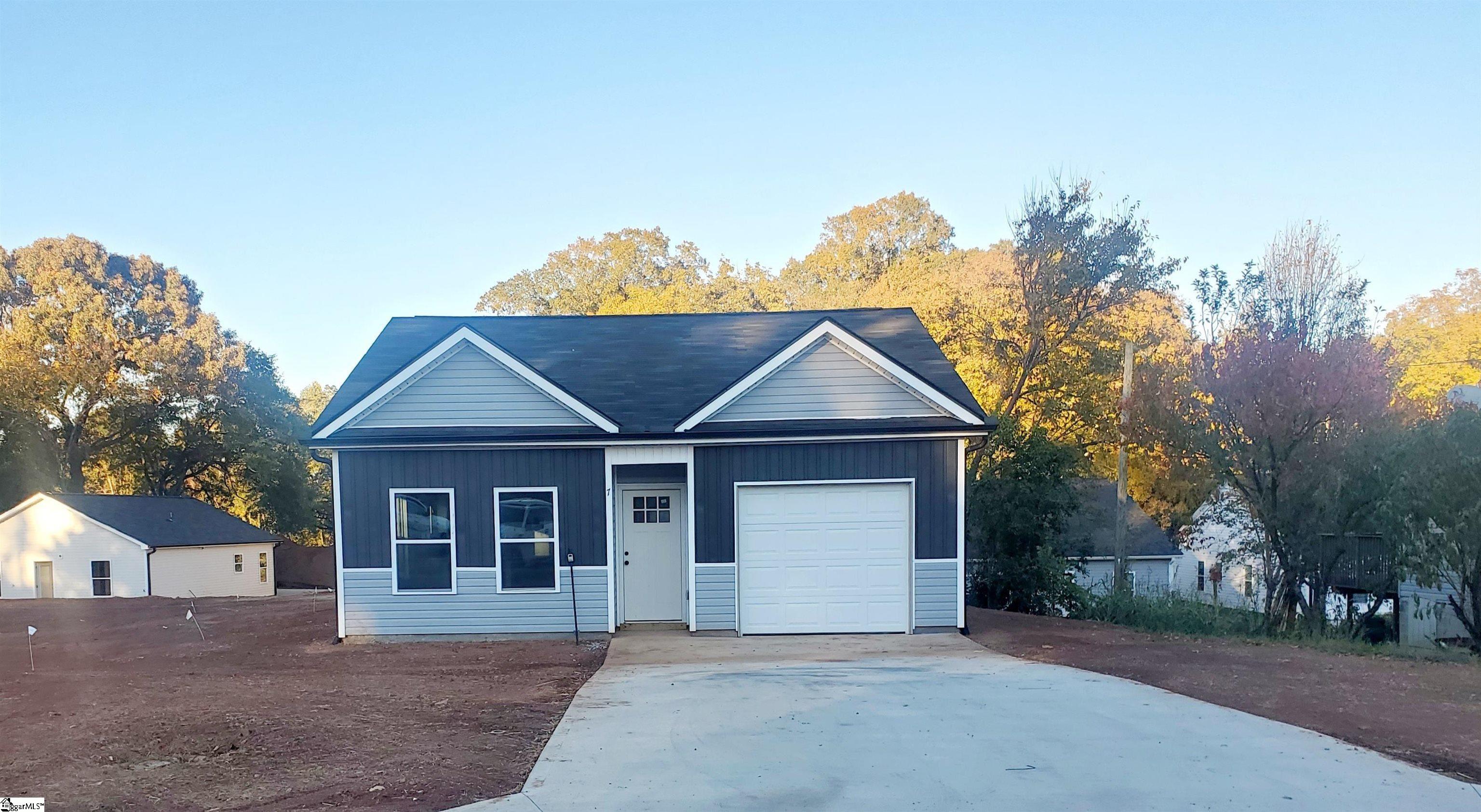 7 South Howard Street Inman, SC 29349 - Photo 1 of 2
