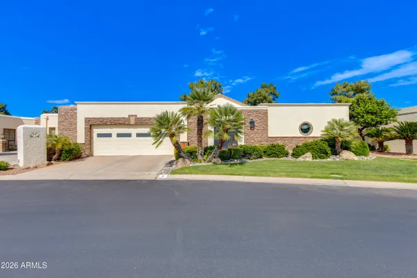 $1,895,000 | 2737 East Arizona Biltmore Circle, Unit 2, Phoenix, AZ 85016