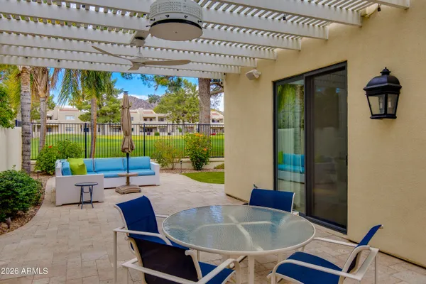 $1,895,000 | 2737 East Arizona Biltmore Circle, Unit 2, Phoenix, AZ 85016