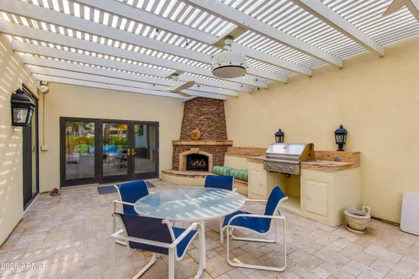 $1,895,000 | 2737 East Arizona Biltmore Circle, Unit 2, Phoenix, AZ 85016