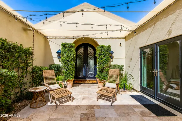 $1,895,000 | 2737 East Arizona Biltmore Circle, Unit 2, Phoenix, AZ 85016