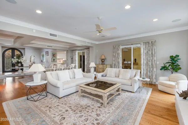 $1,895,000 | 2737 East Arizona Biltmore Circle, Unit 2, Phoenix, AZ 85016