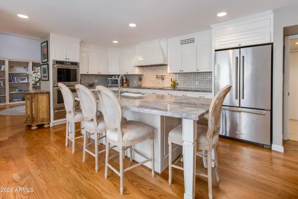 $1,895,000 | 2737 East Arizona Biltmore Circle, Unit 2, Phoenix, AZ 85016