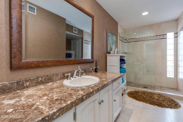 $1,895,000 | 2737 East Arizona Biltmore Circle, Unit 2, Phoenix, AZ 85016