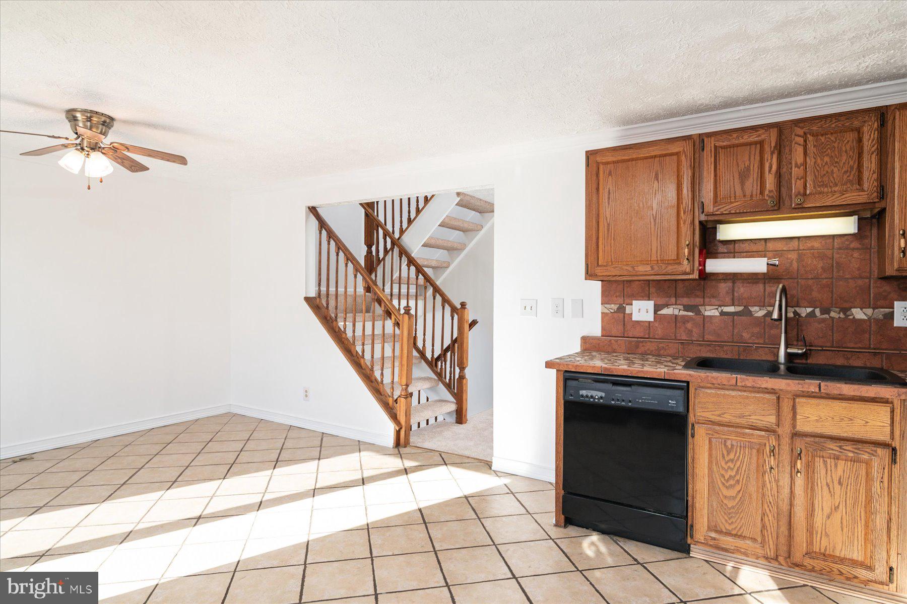 725 Dayspring Drive Odenton, MD 21113 - Photo 18 of 61 Kitchen