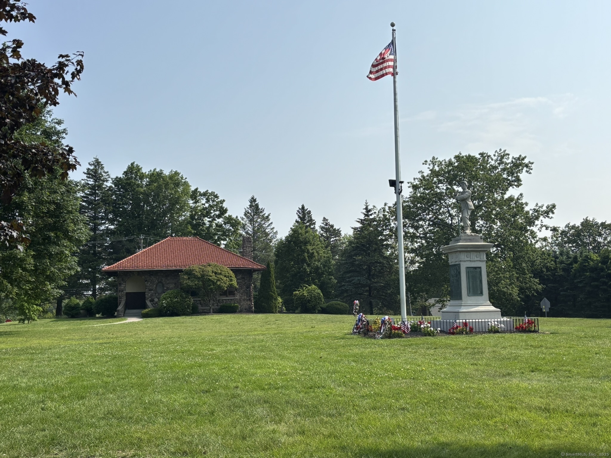 44 Cheshire Road Prospect, CT 06712 - Photo 26 of 39 a house view with a garden space