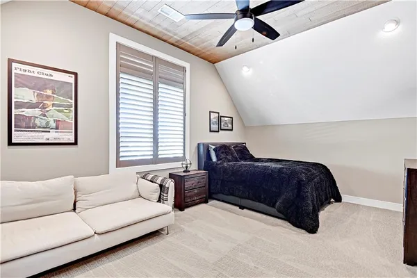 $1,250,000 | 17029 King Street, Overland Park, KS 66221