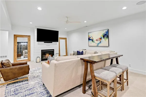 $1,250,000 | 17029 King Street, Overland Park, KS 66221