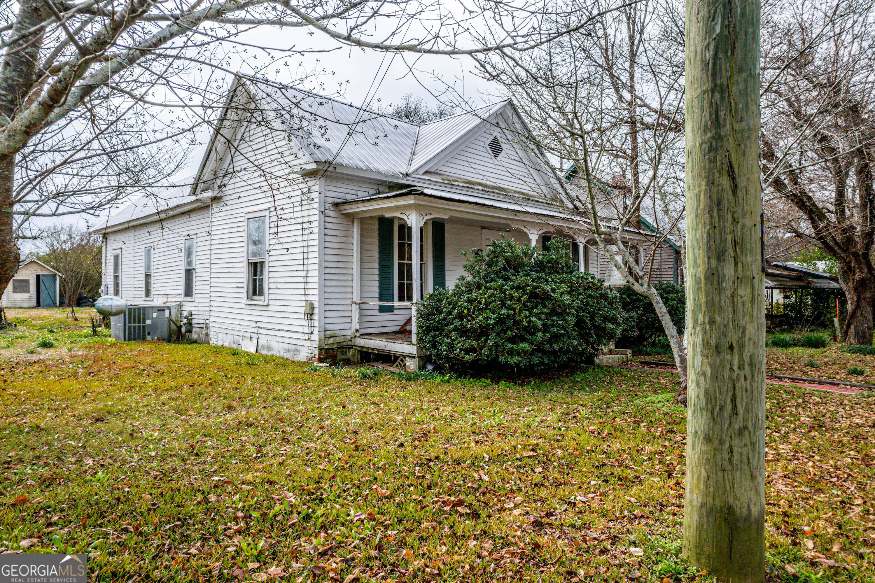 1370 Highway 22 Haddock, GA 31033 - Photo 2 of 28