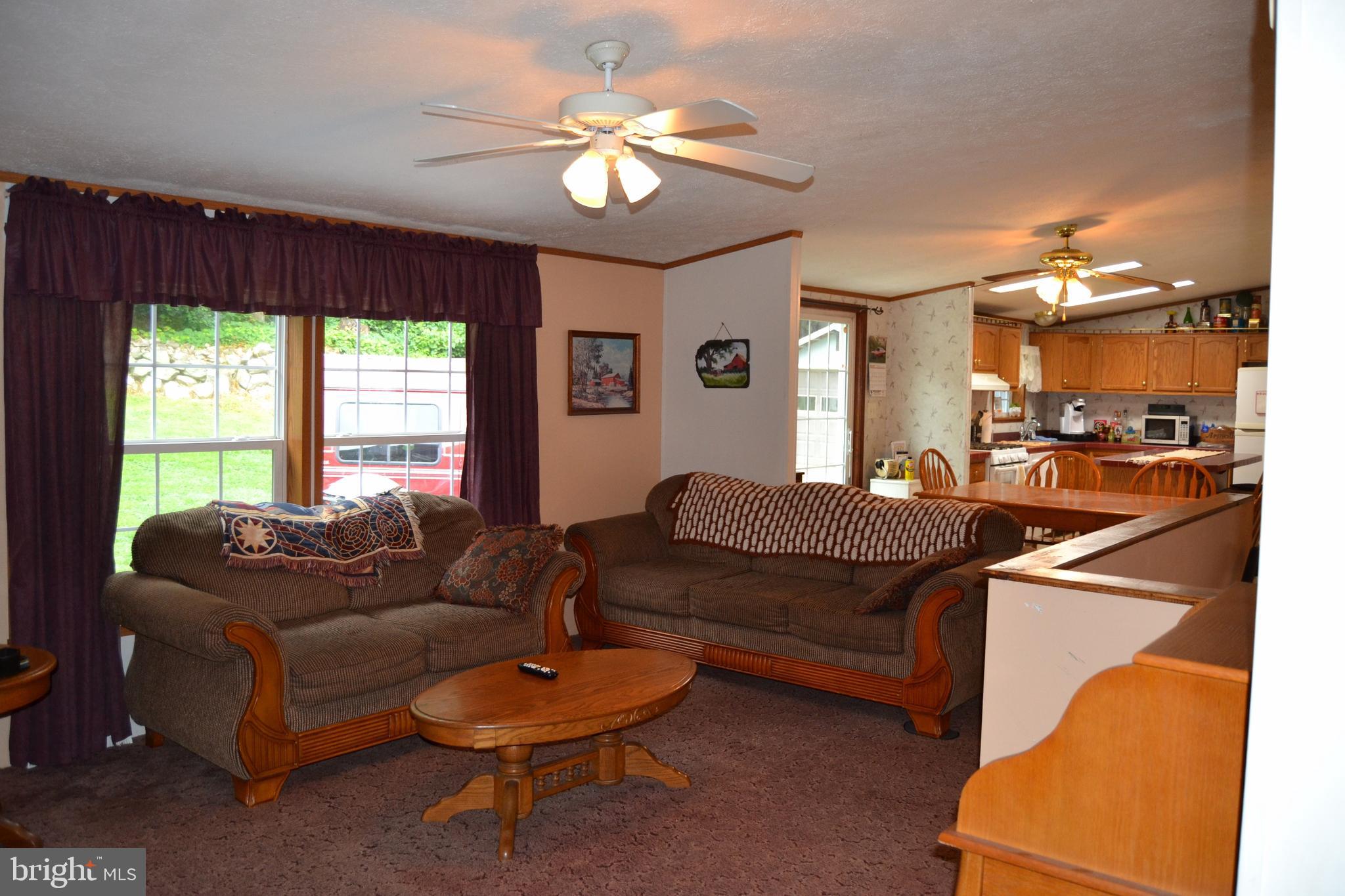 4901 Church View Road Zionsville, PA 18092 - Photo 3 of 42 Family room