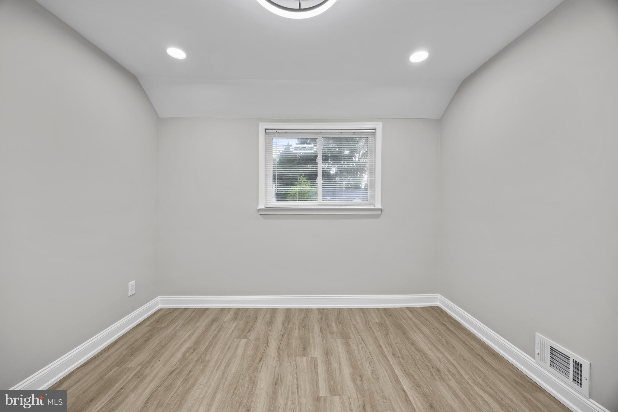 12717 Holdridge Road Silver Spring, MD 20906 - Photo 24 of 51