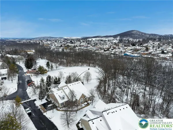 $595,000 | 1895 Caryn Drive, Hellertown, PA 18055