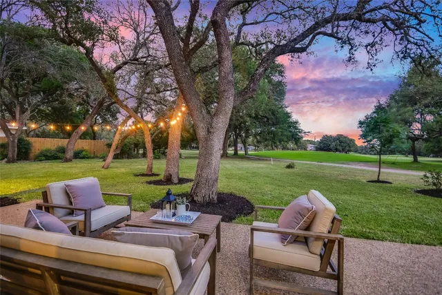 $950,000 | 9112 Balcones Club Drive, Austin, TX 78750