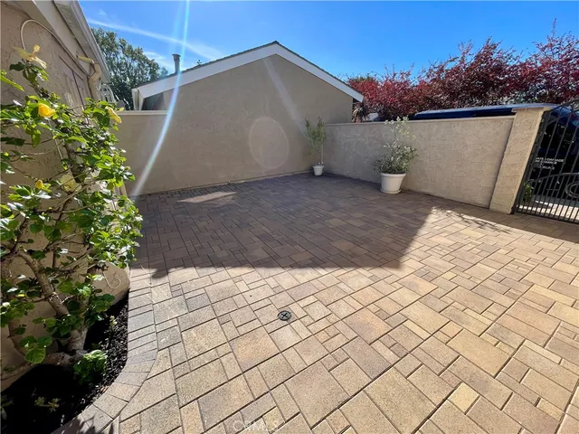 a view of a entryway door of the house