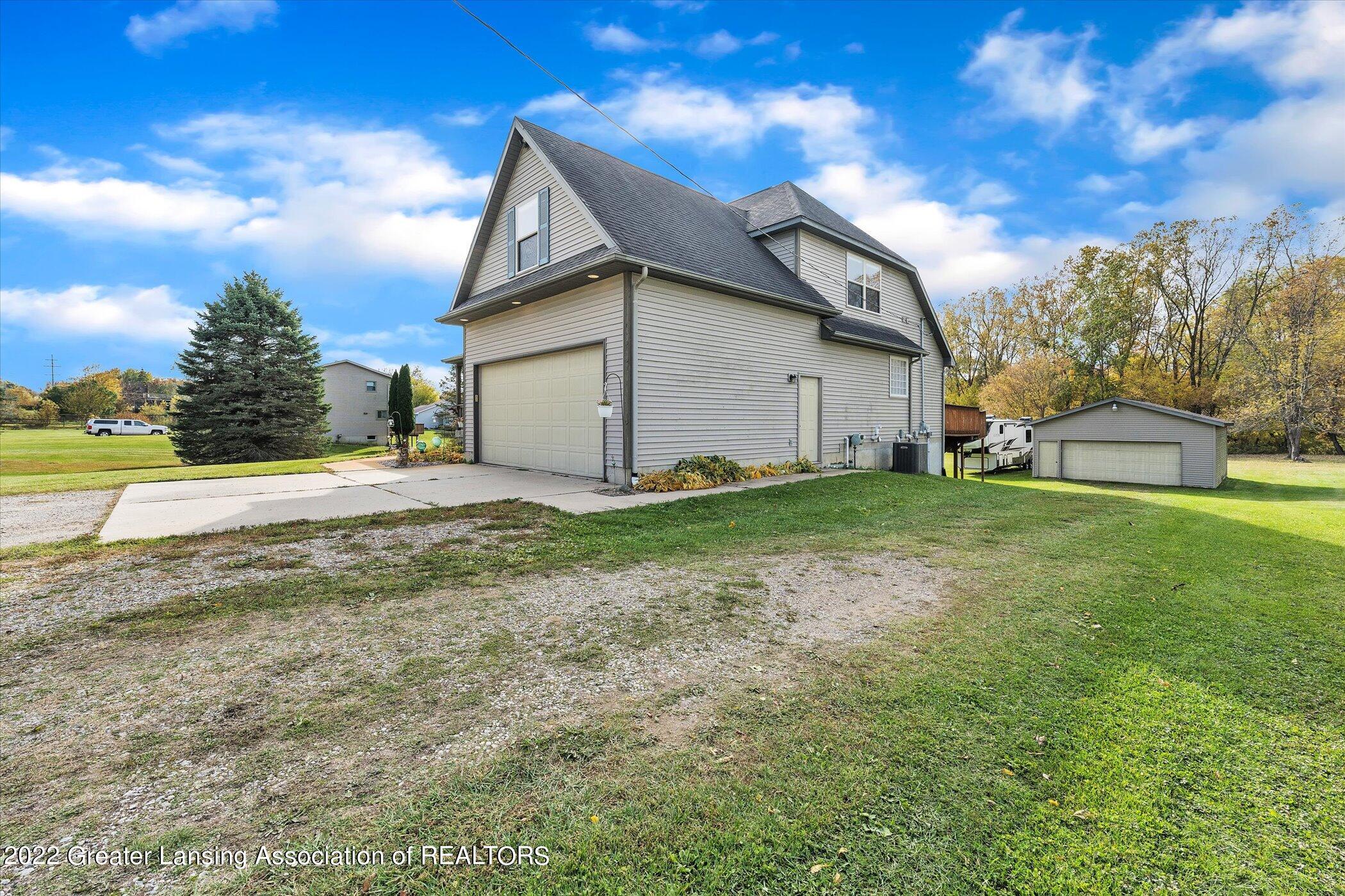 7237 Williams Road Lansing, MI 48911 - Photo 4 of 38 04-7237-Williams-Rd-WindowStill-Real-Est