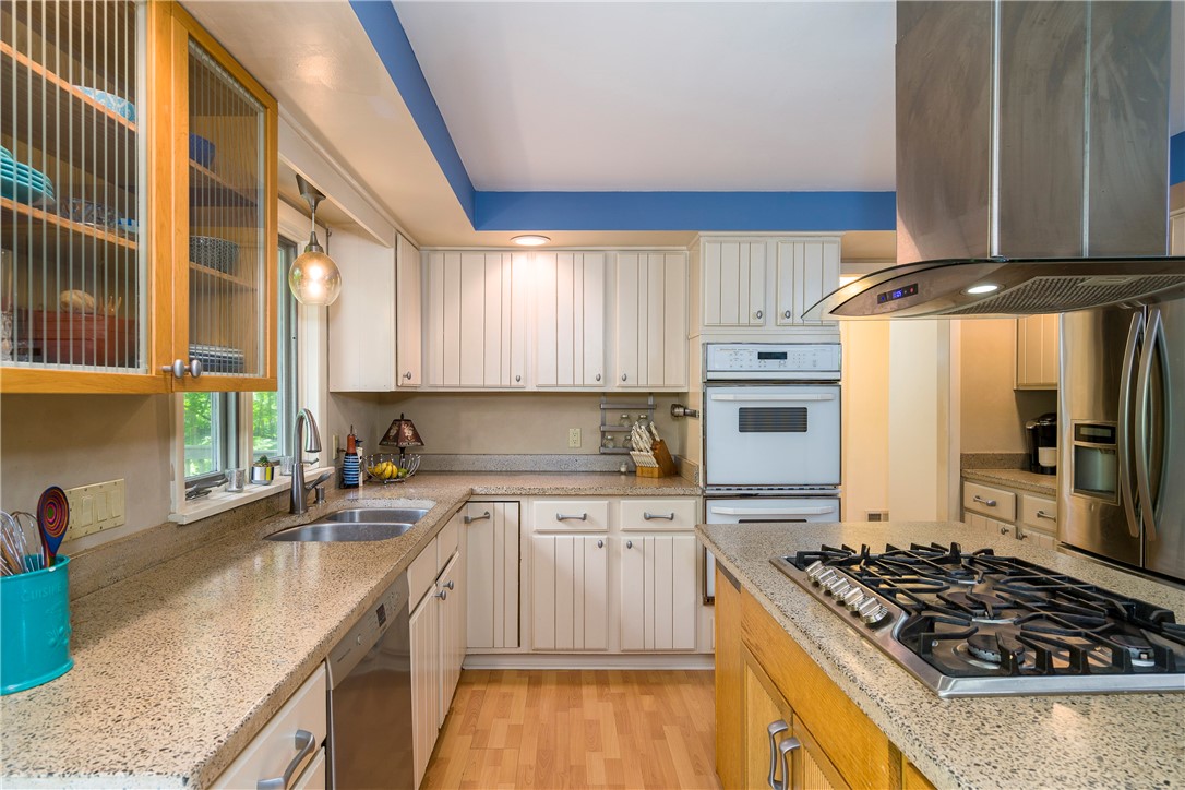 10 White Briar Pittsford, NY 14534 - Photo 14 of 31