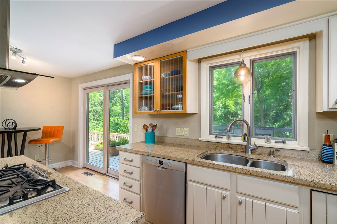 10 White Briar Pittsford, NY 14534 - Photo 15 of 31