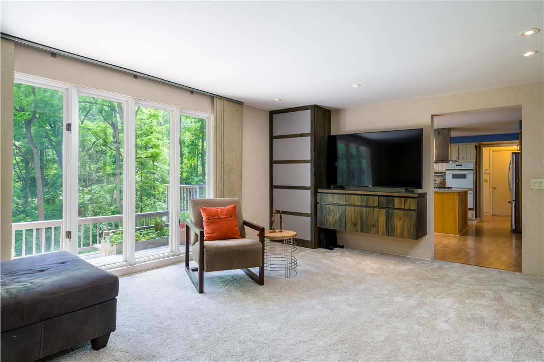 10 White Briar Pittsford, NY 14534 - Photo 6 of 31