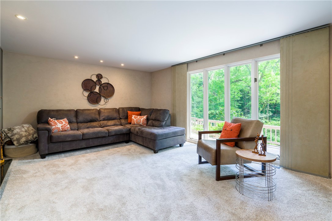 10 White Briar Pittsford, NY 14534 - Photo 7 of 31