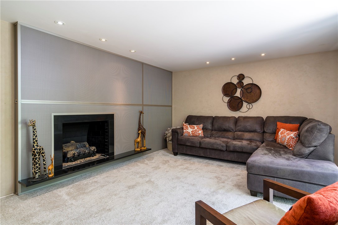 10 White Briar Pittsford, NY 14534 - Photo 8 of 31