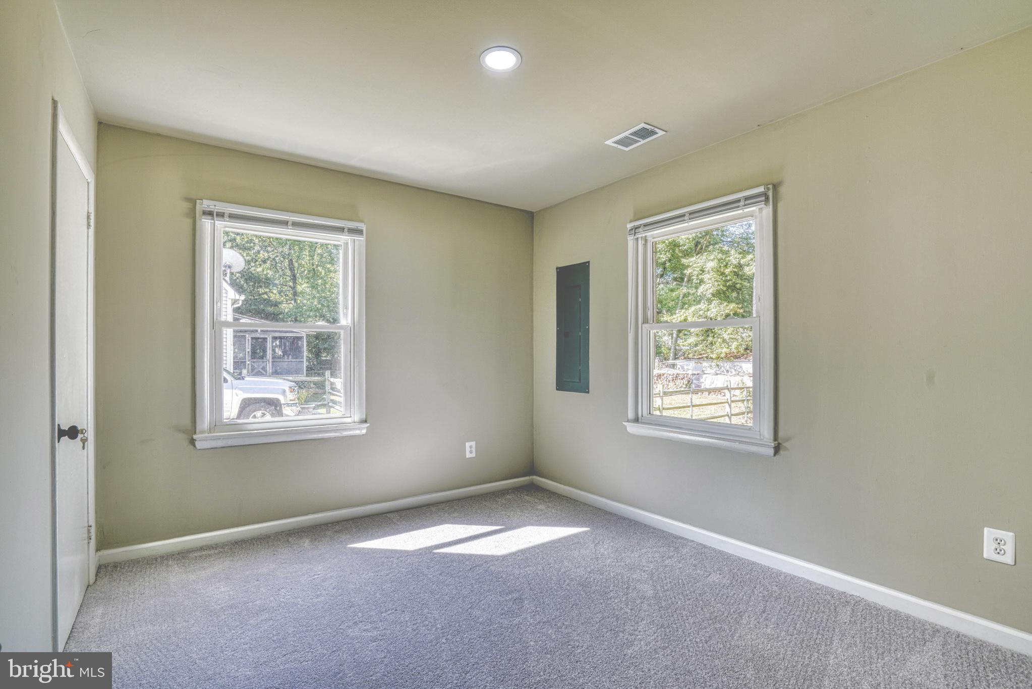 607 Edlon Park Cambridge, MD 21613 - Photo 29 of 34 a view of an empty room with a window