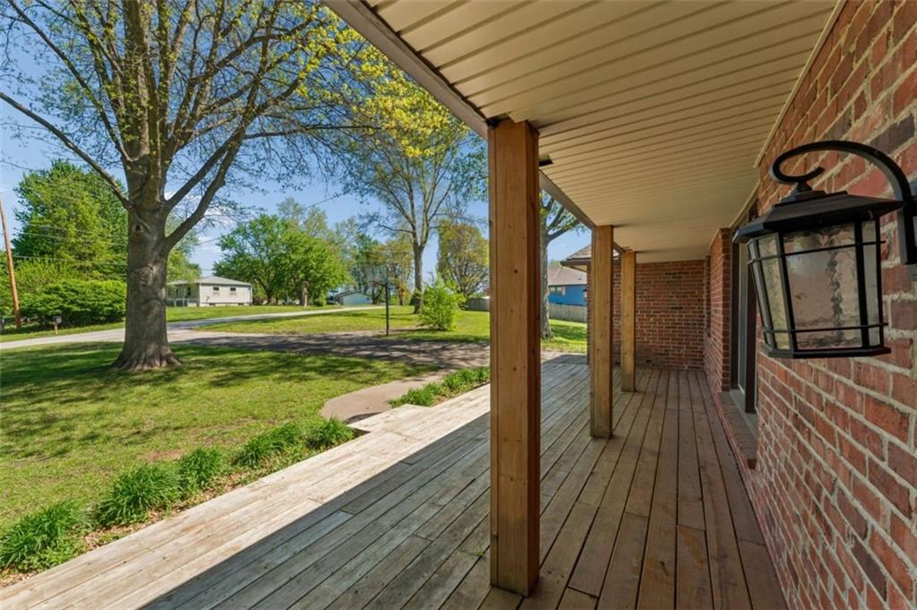 18611 East Salisbury Road Independence, MO 64056 - Photo 7 of 77
