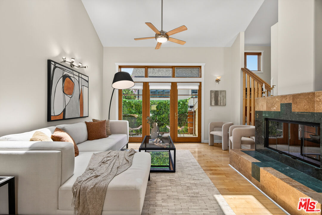 2411 4th Street, Unit 2 Santa Monica, CA 90405 - Photo 5 of 47