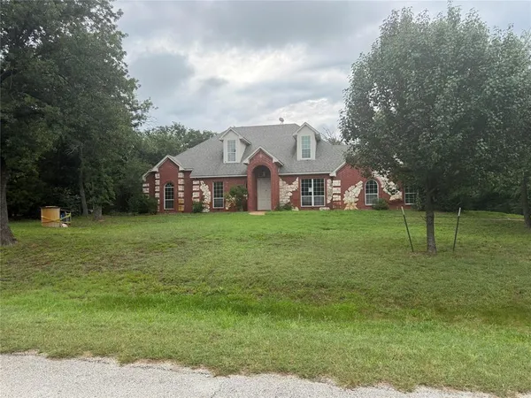 $460,000 | 1400 Oak Point Drive, Cross Roads, TX 76227
