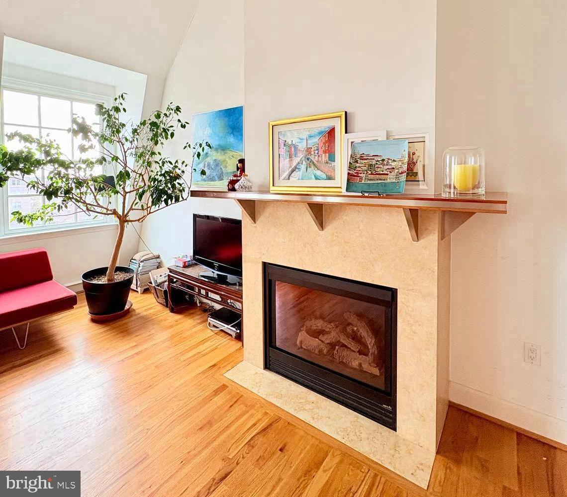 2125 S Street Northwest, Unit PH2 Washington, DC 20008 - Photo 11 of 29 Living area