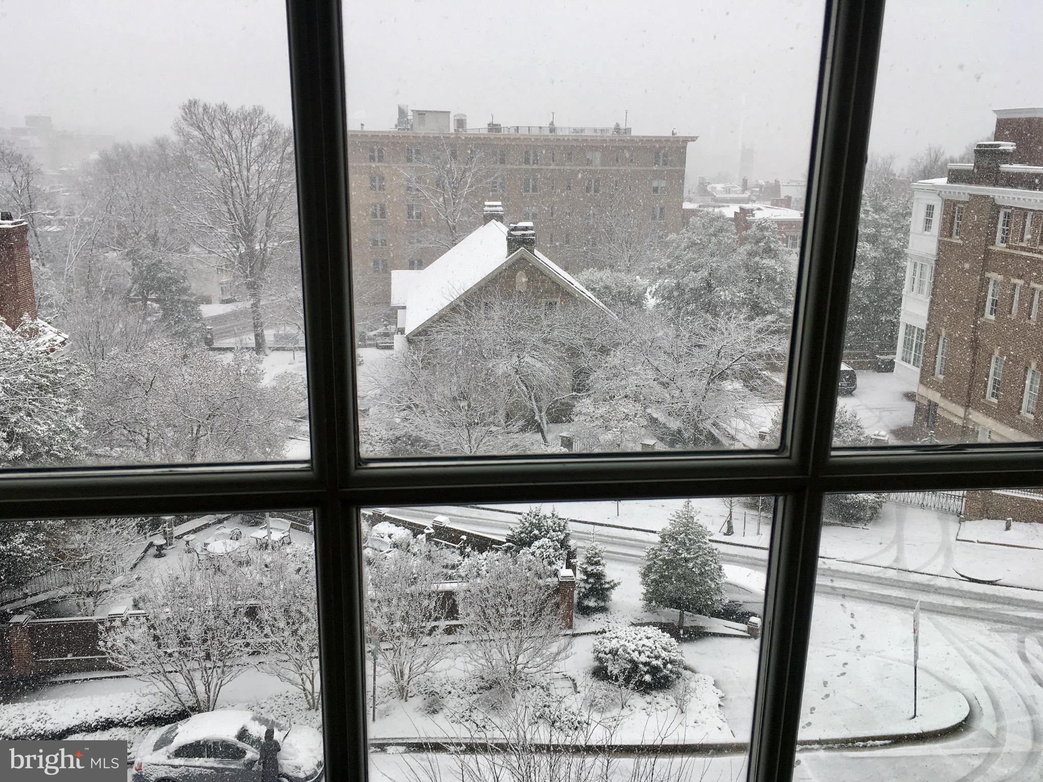2125 S Street Northwest, Unit PH2 Washington, DC 20008 - Photo 14 of 29 Living room view