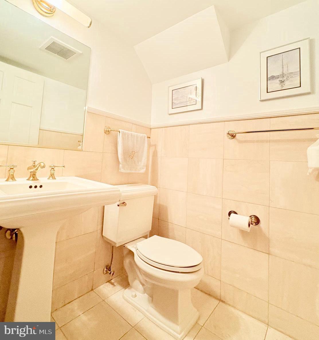 2125 S Street Northwest, Unit PH2 Washington, DC 20008 - Photo 18 of 29 Powder Room