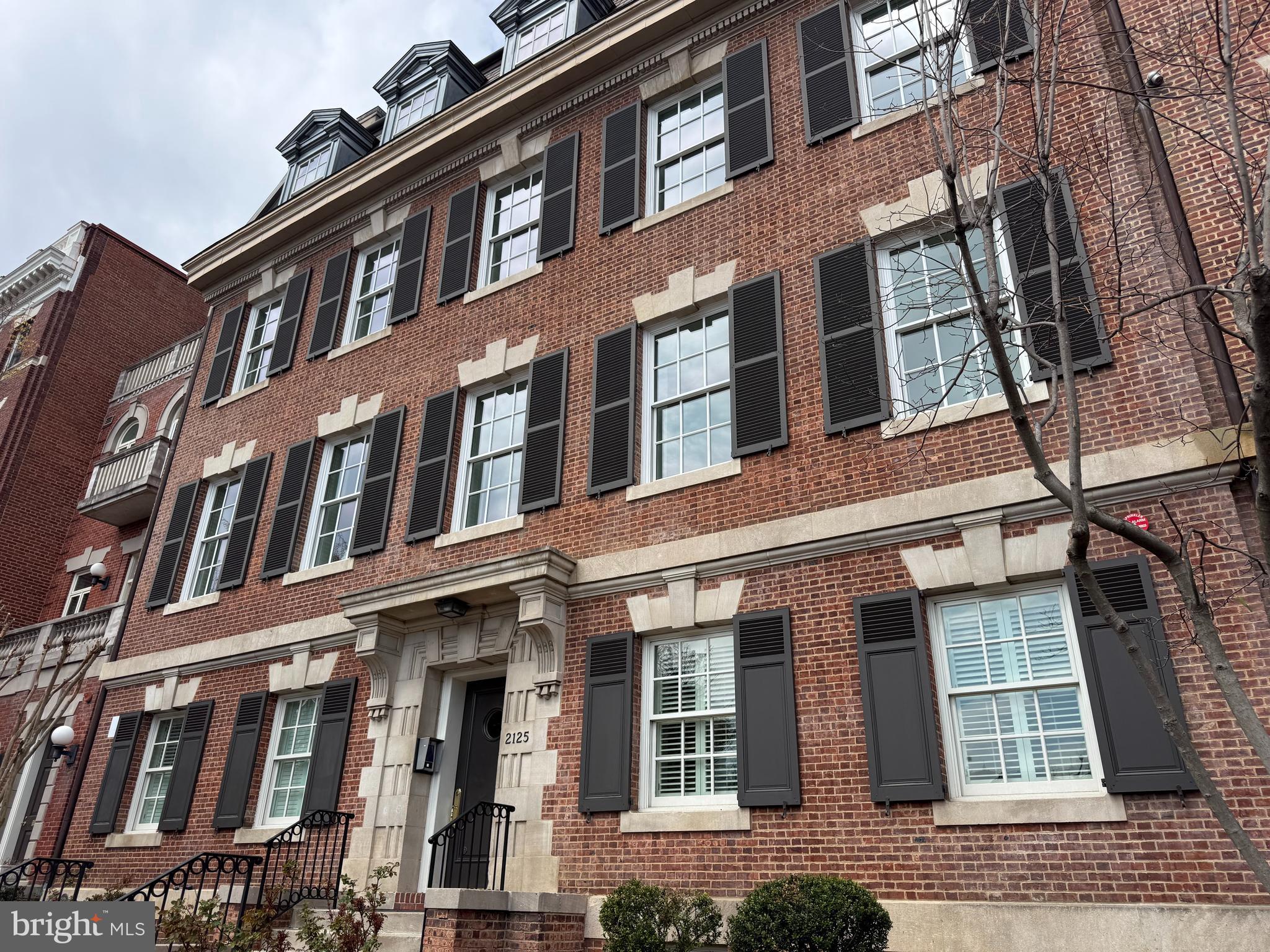 2125 S Street Northwest, Unit PH2 Washington, DC 20008 - Photo 2 of 29 Front view Building