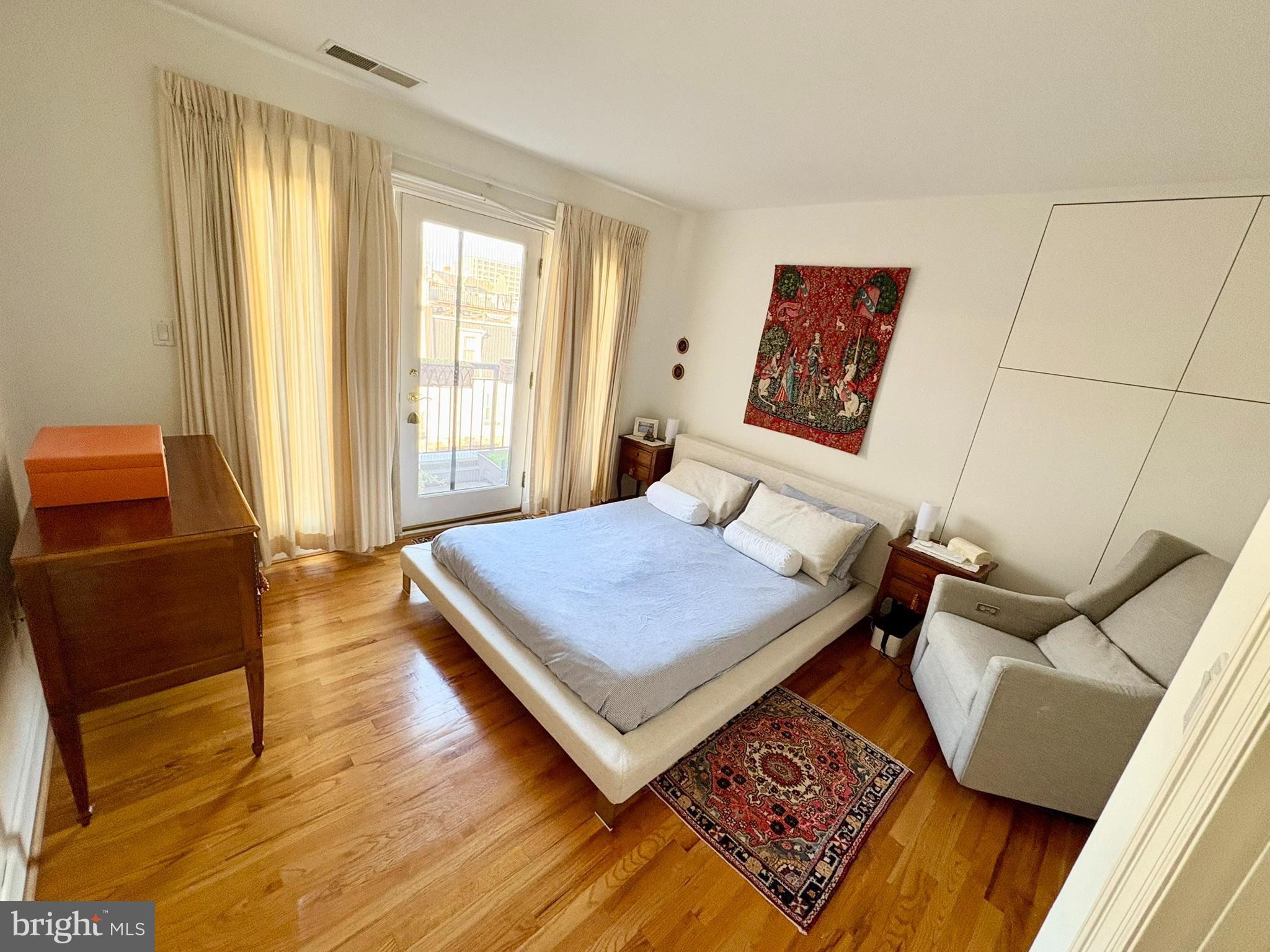 2125 S Street Northwest, Unit PH2 Washington, DC 20008 - Photo 22 of 29 Primary bedroom