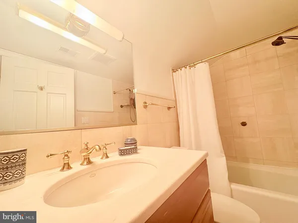 $7,000 | 2125 S Street Northwest, Unit PH2, Washington, DC 20008
