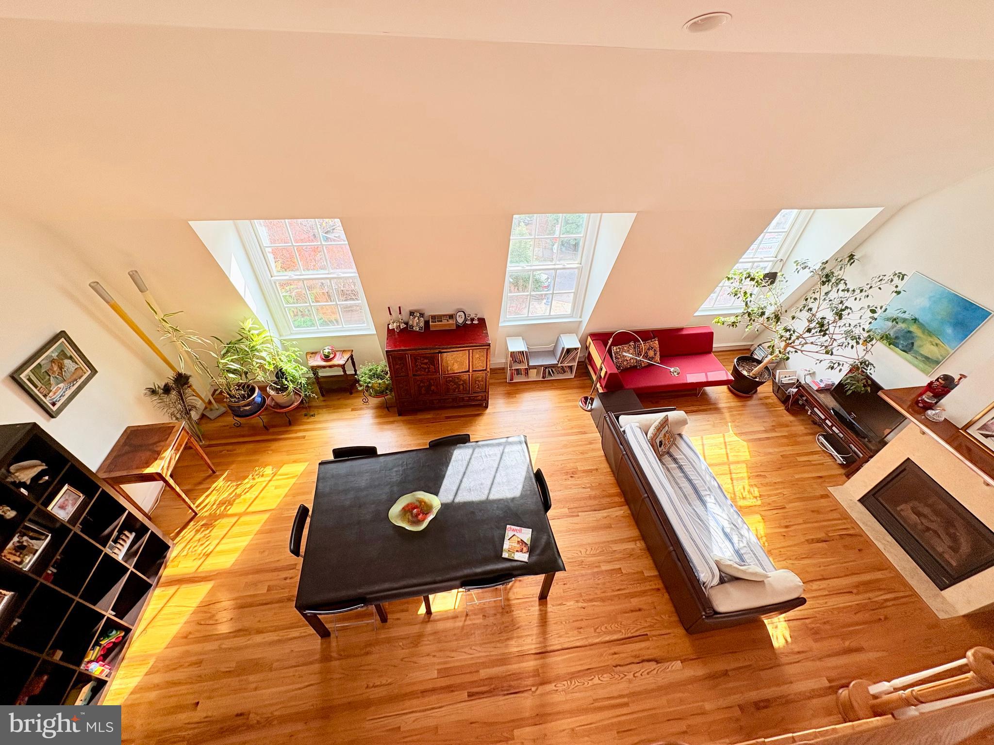 2125 S Street Northwest, Unit PH2 Washington, DC 20008 - Photo 7 of 29 Living - Dining area
