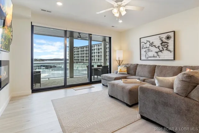 $560,000 | 1035 Topsider Lane, Unit 119, Osage Beach, MO 65065