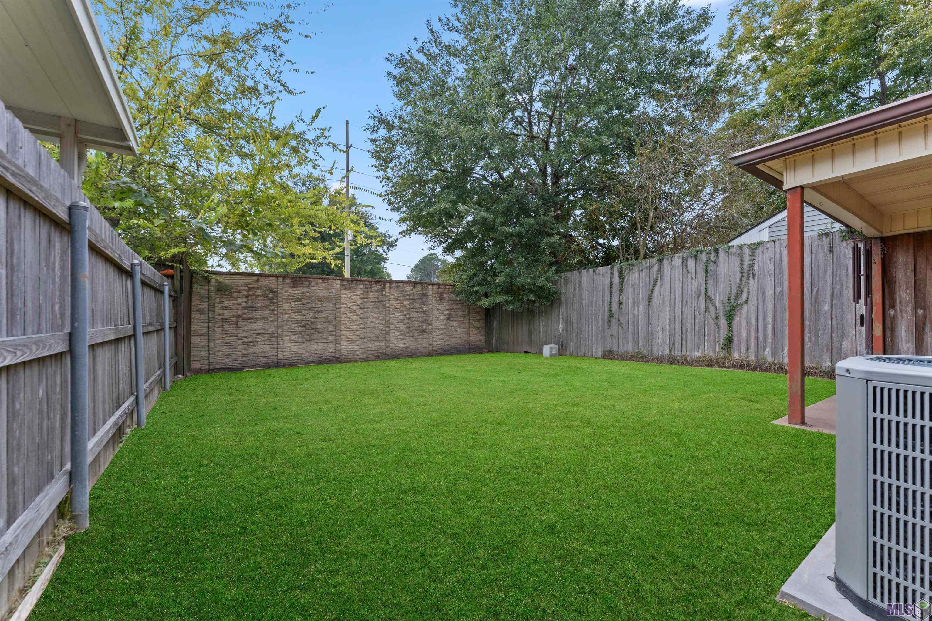 1925 Stonegate Court Baton Rouge, LA 70815 - Photo 8 of 24 Gallery Image 8