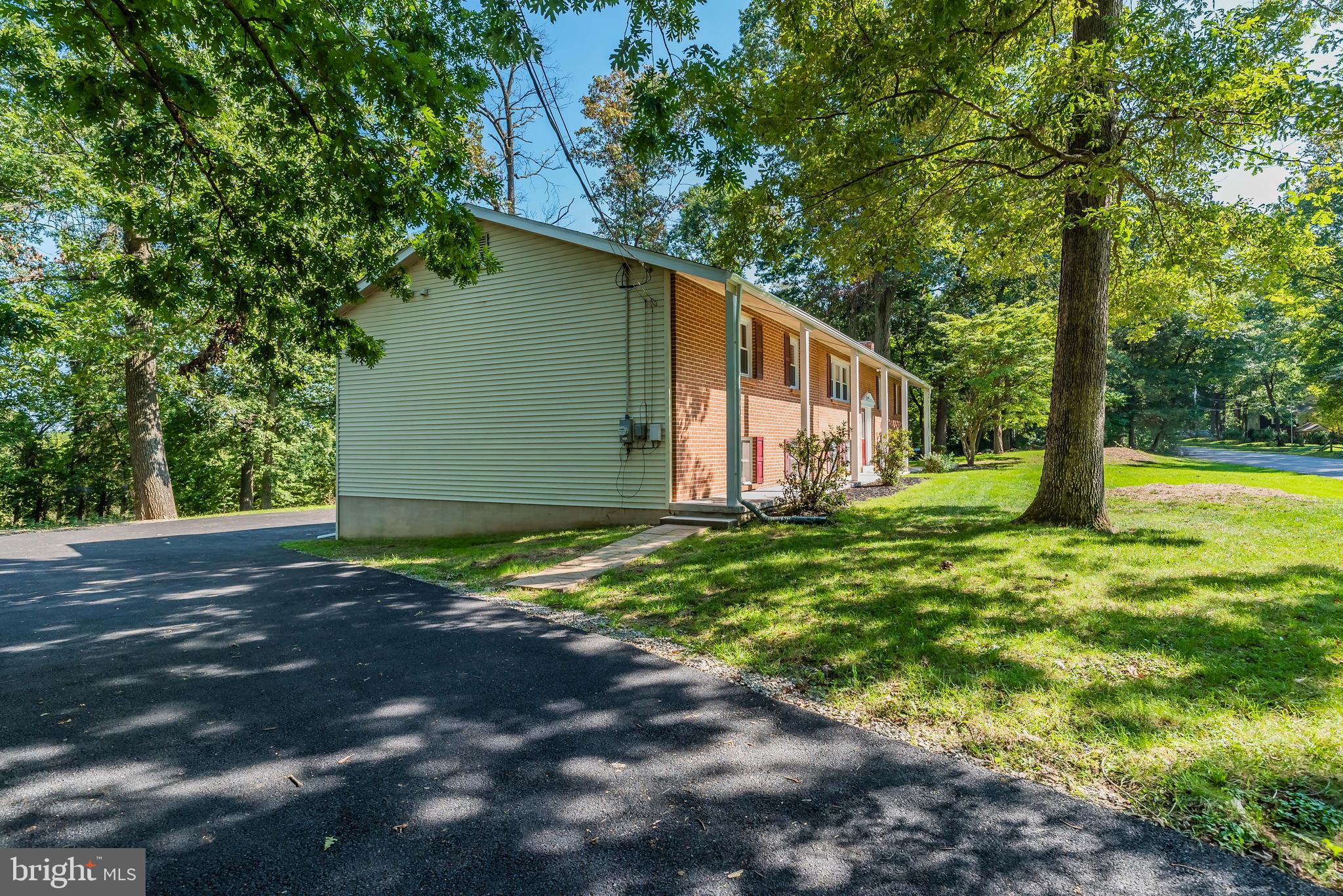 12 Oak Ridge Road Carlisle, PA 17015 - Photo 4 of 47 Gallery Image 4