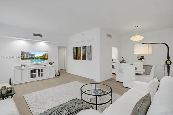 $625,000 | 625 Biltmore Way, Unit 103, Coral Gables, FL 33134