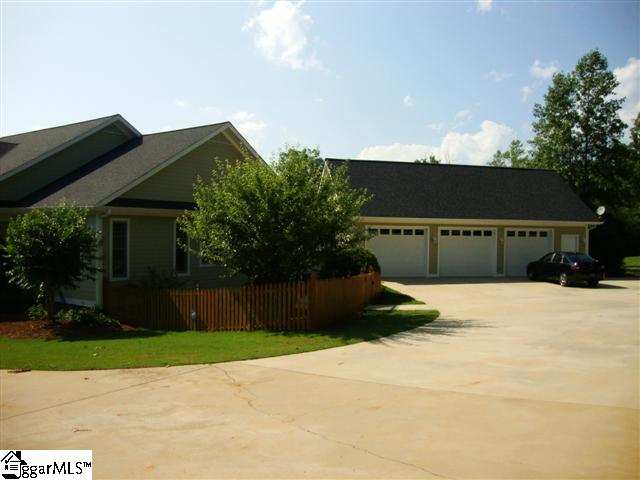 4461 Hawkins Road Greer, SC 29651 - Photo 22 of 25