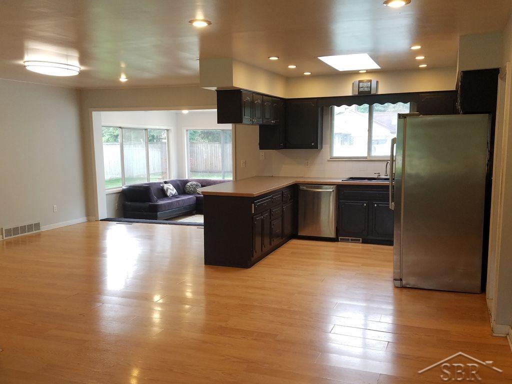 5581 Shattuck Road Saginaw, MI 48603 - Photo 6 of 12 31351896-5.JPG