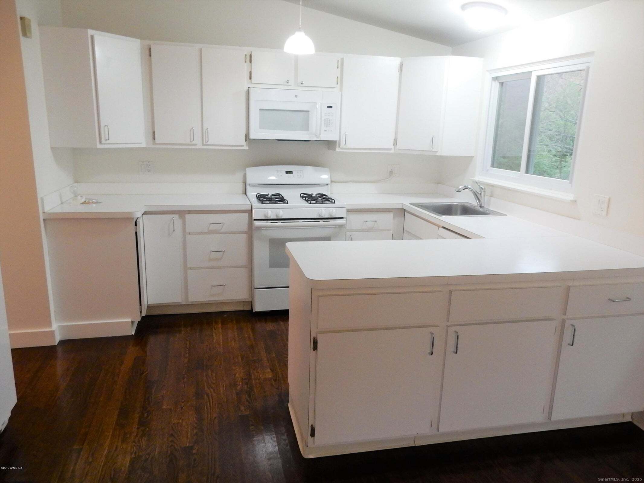 4 Split Timber Place Greenwich, CT 06878 - Photo 15 of 23