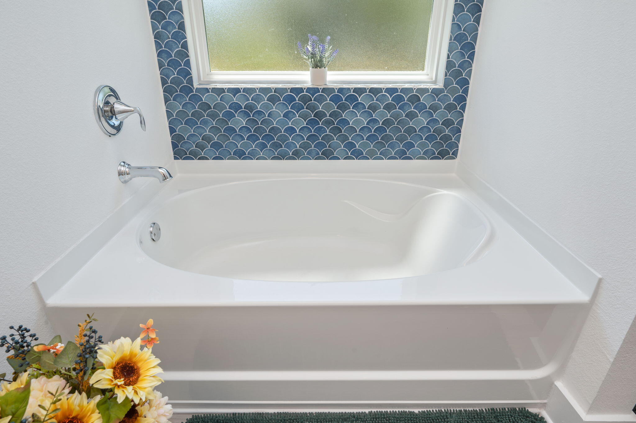 165 Blooming Cove Crestview, FL 32539 - Photo 24 of 44 a bathroom with a bathtub