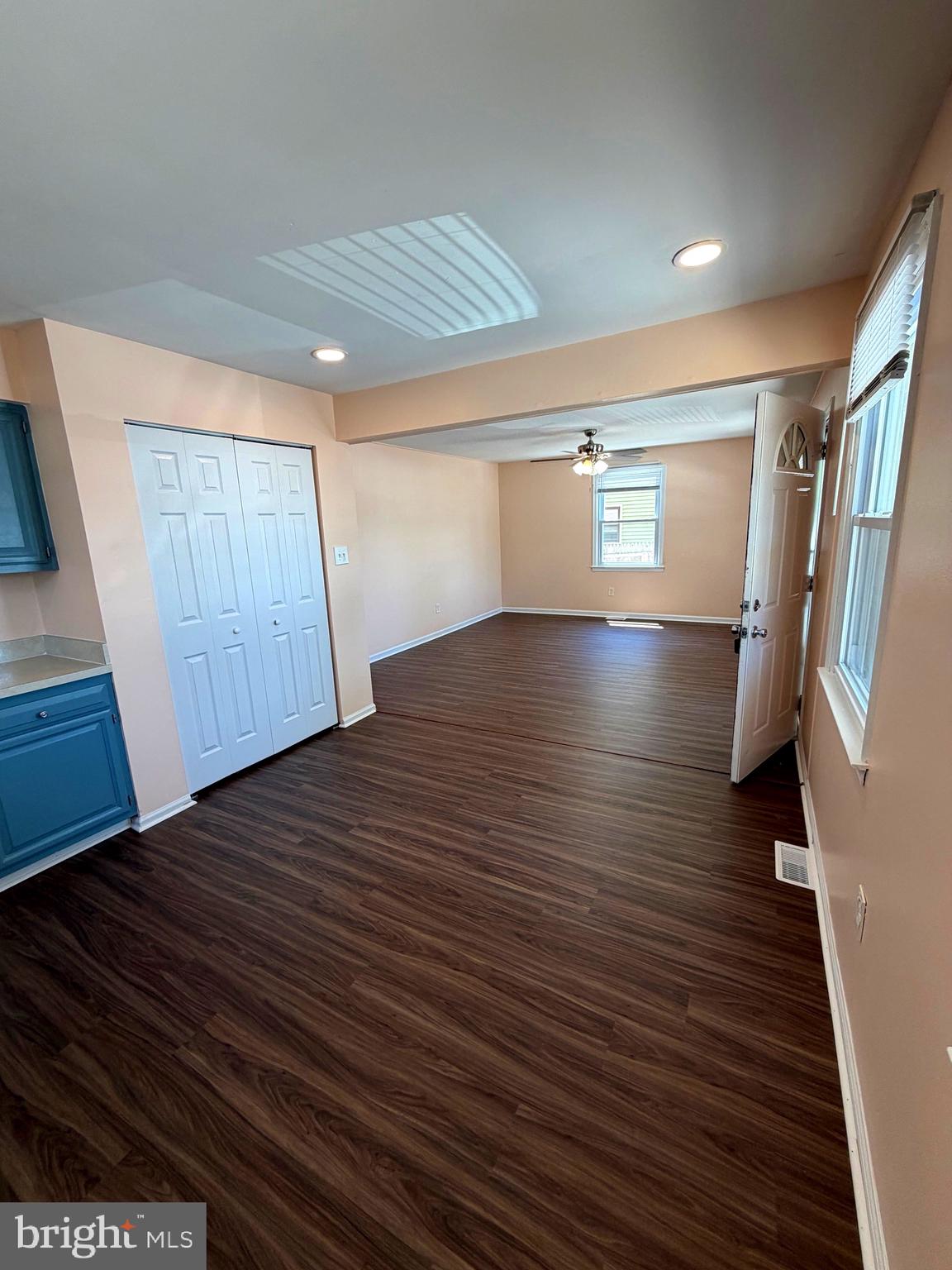 478 Jarvis Road Sicklerville, NJ 08081 - Photo 5 of 13 New floors through out the open concept