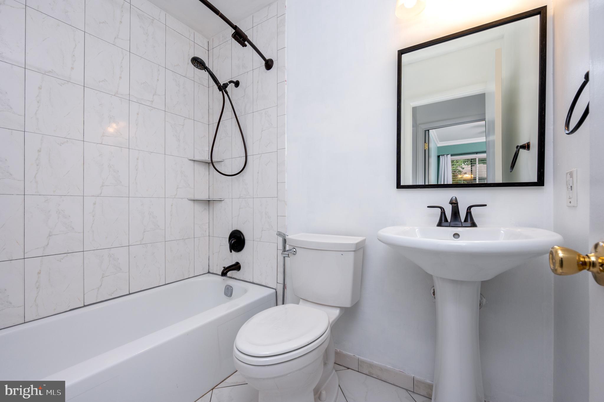 1008 Cedar Ridge Court Annapolis, MD 21403 - Photo 24 of 32 Upper level Full bath