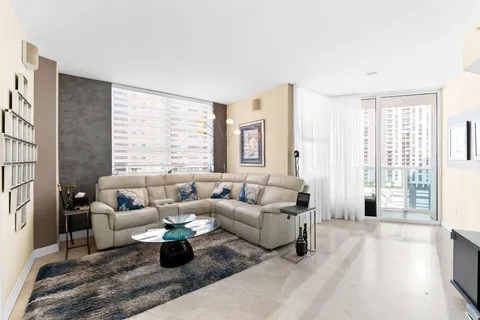 $825,000 | 350 Southeast 2nd Street, Unit 1870, Fort Lauderdale, FL 33301