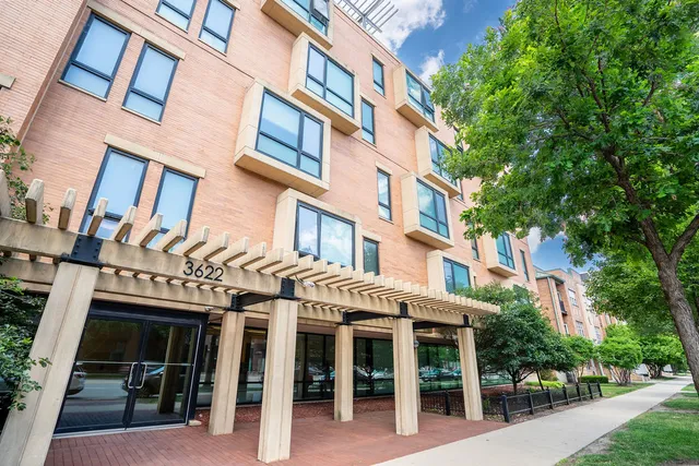 $2,200 | 3622 South State Street, Unit 420, Chicago, IL 60609