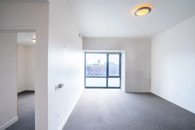 $2,200 | 3622 South State Street, Unit 420, Chicago, IL 60609